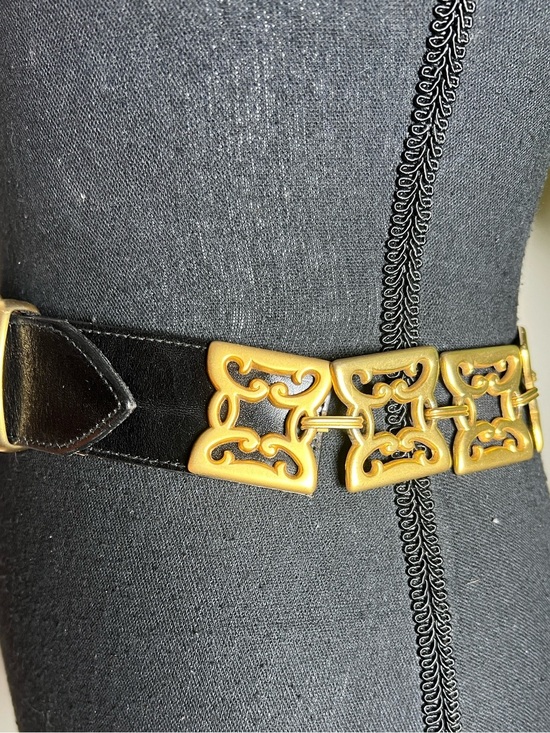 ESCADA Avignon Vintage Black Leather Gold Buckle Decorative Square Chain Link S main image 5